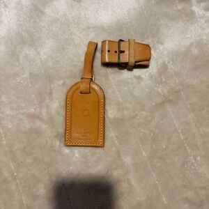 Louis Vuitton Leather Bag Tag &Poignet Strap.Solid brass hardware. ID card blank